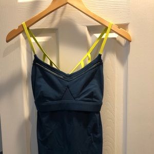 Lululemon size 4 tank